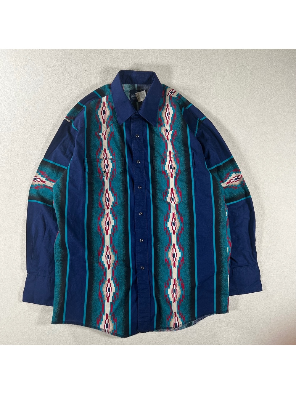 Vintage Wrangler Aztec pearl snap western button up shirt